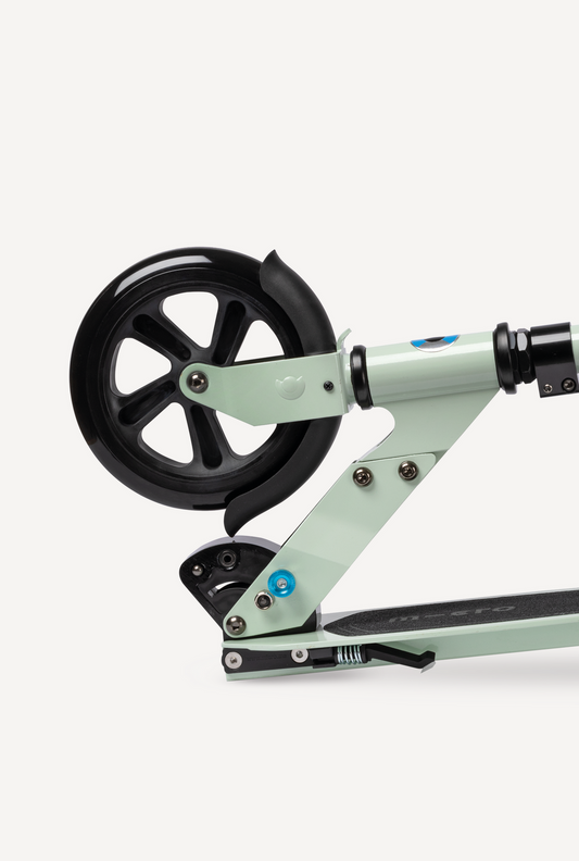 Micro Speed Deluxe Scooter