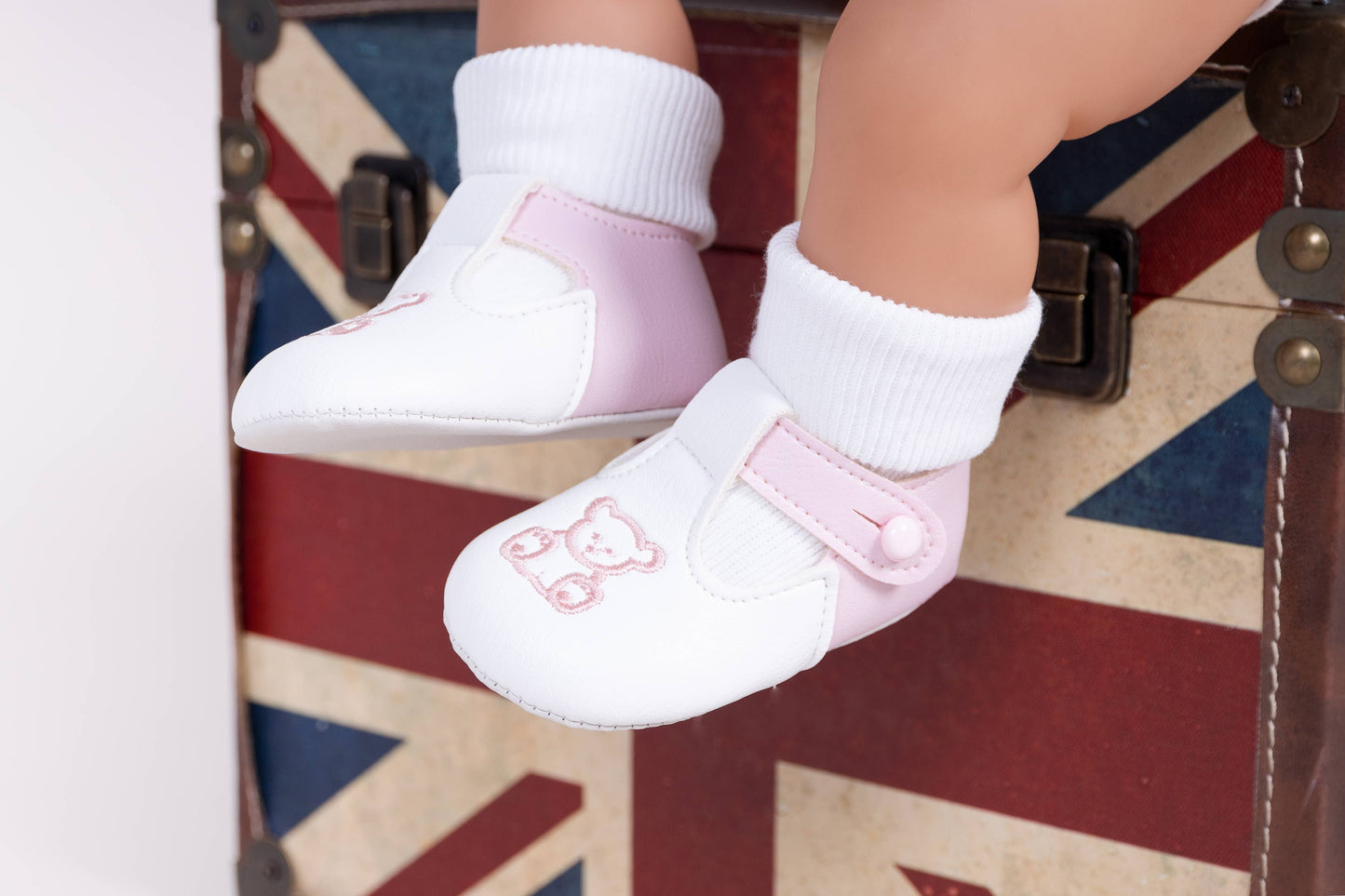 B117 Soft sole baby shoes button T-bar with Teddy embroidery